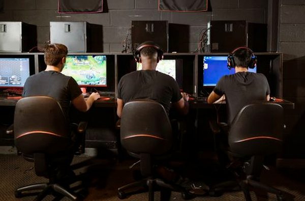 tải game 8Day web